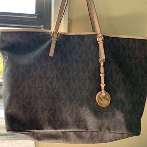 Micheal kors tote bag